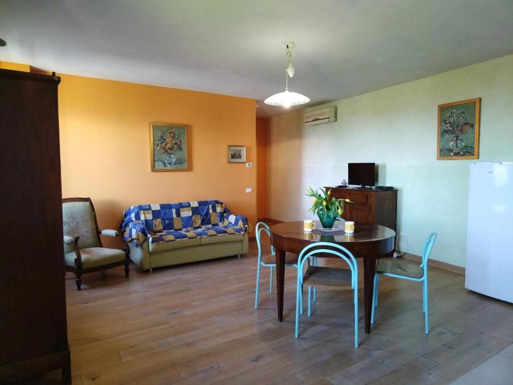 푸에냐고 Borgo Al Sole By Garda Facilities 아파트 호텔 외부 사진